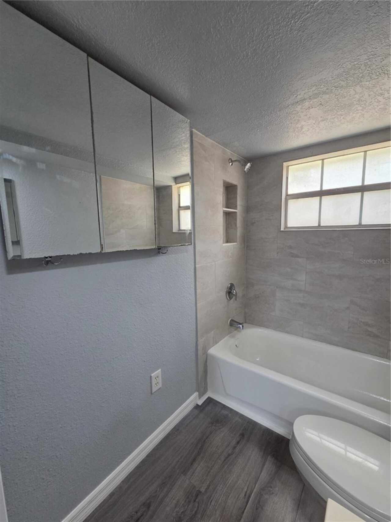 Listing Photo 12