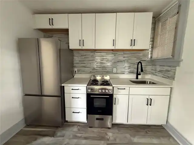Listing Photo 7