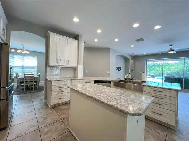 Listing Photo 6
