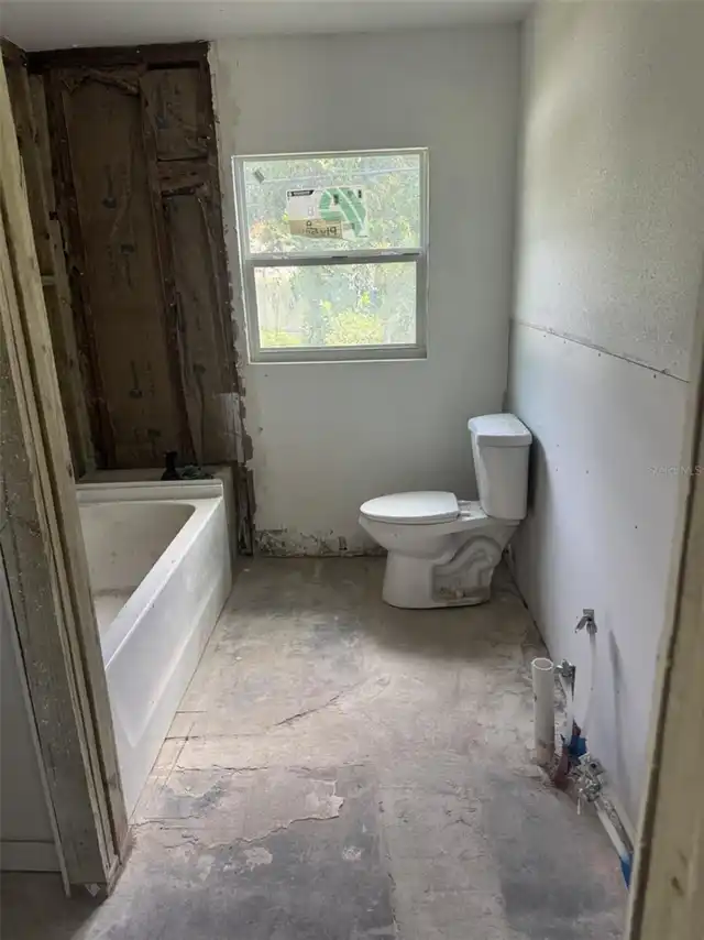 Listing Photo 12