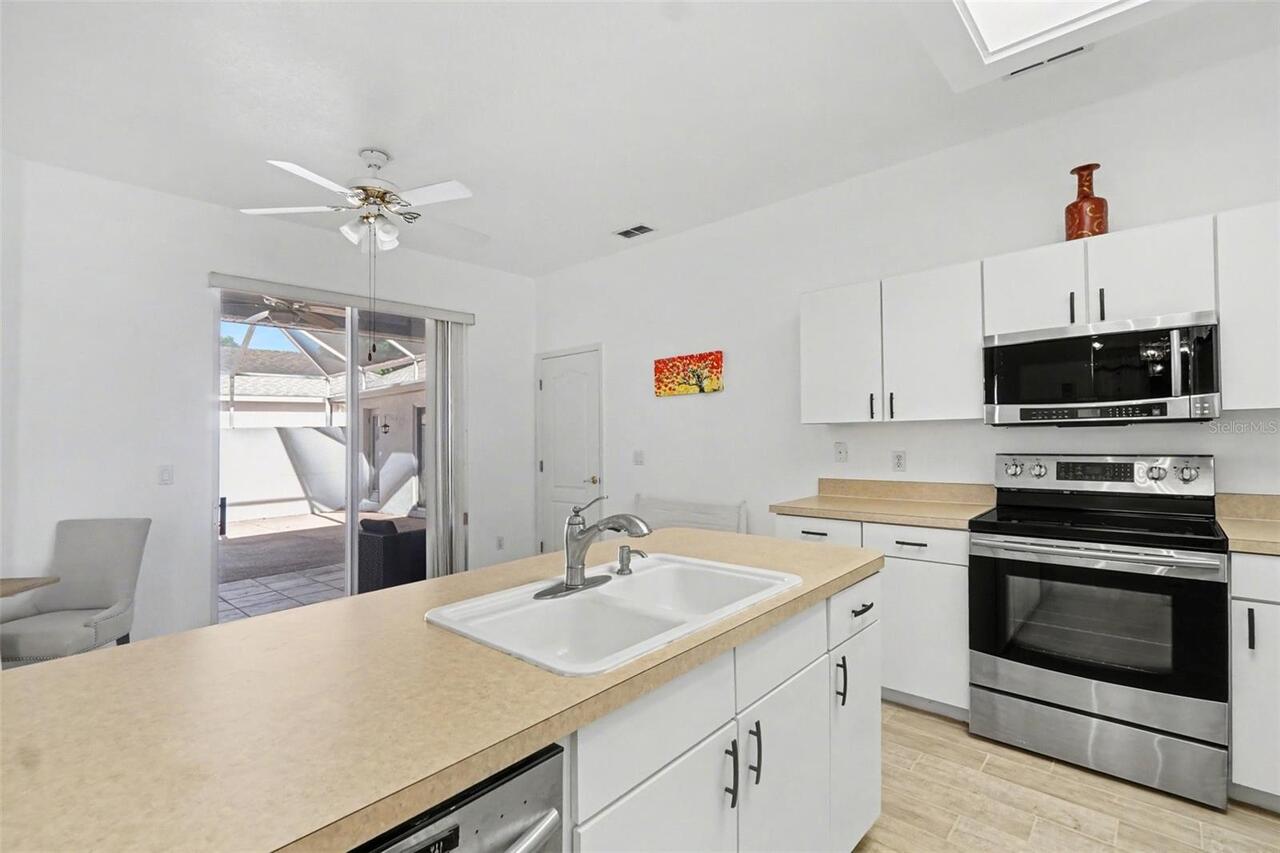 Listing Photo 11