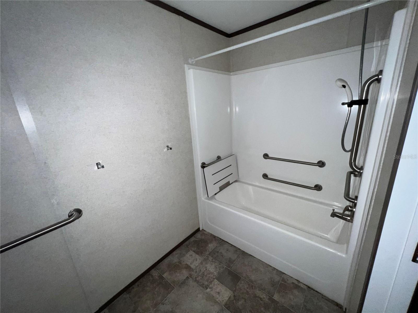 Listing Photo 8