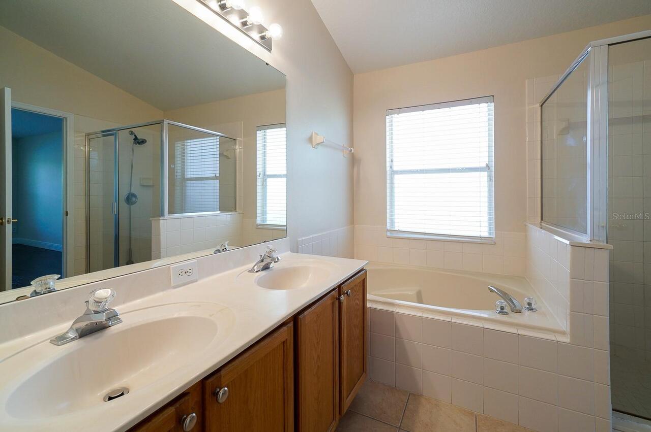 Listing Photo 12