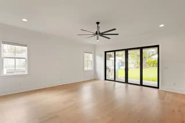 Listing Photo 17