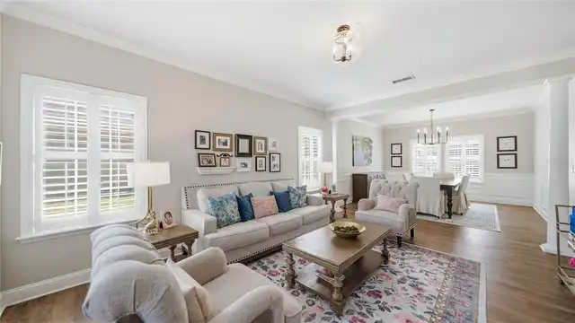Listing Photo 8