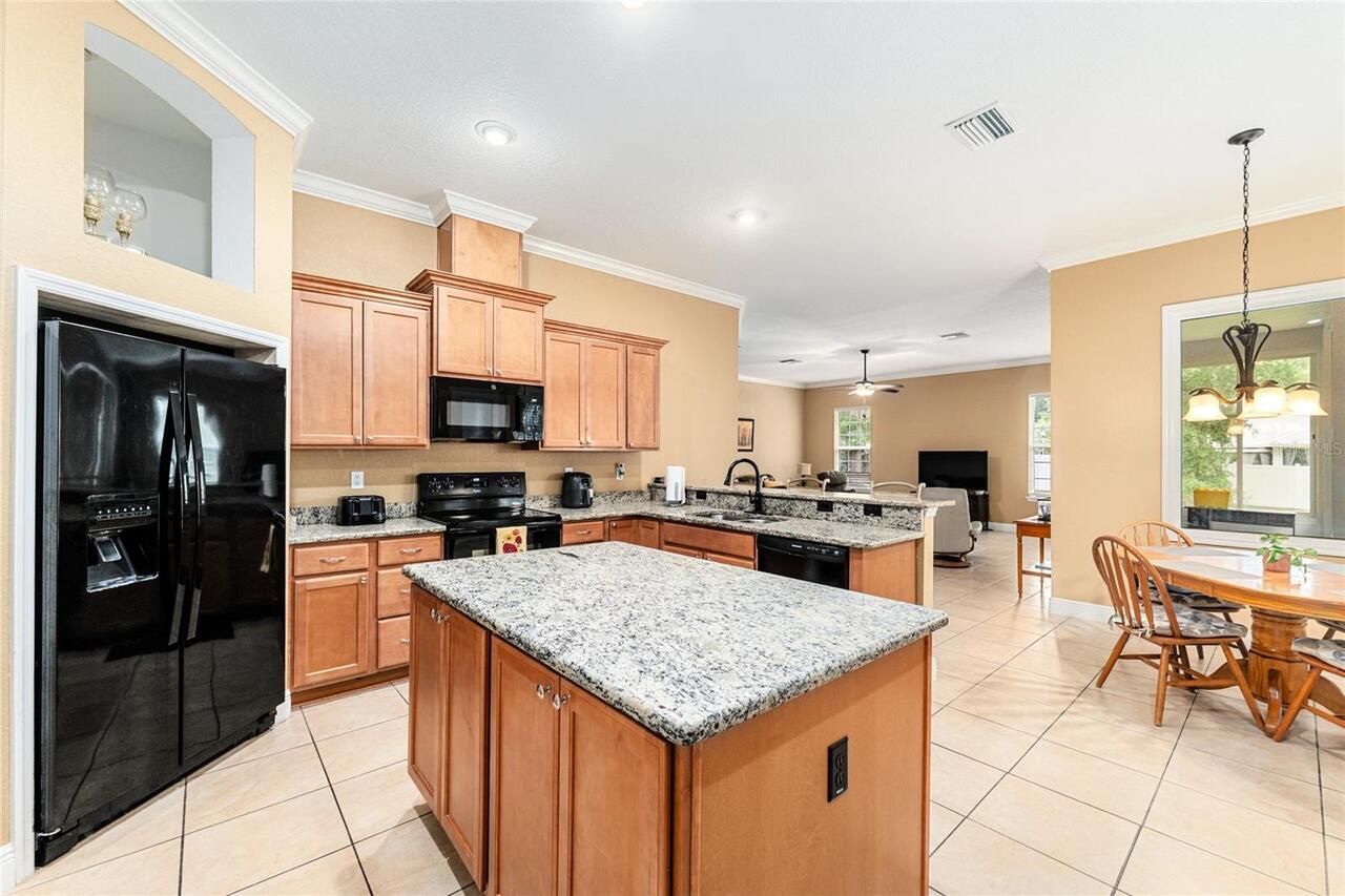 Listing Photo 11