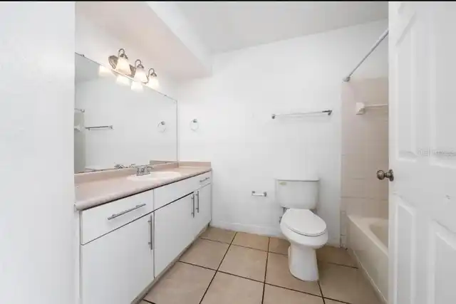Listing Photo 9