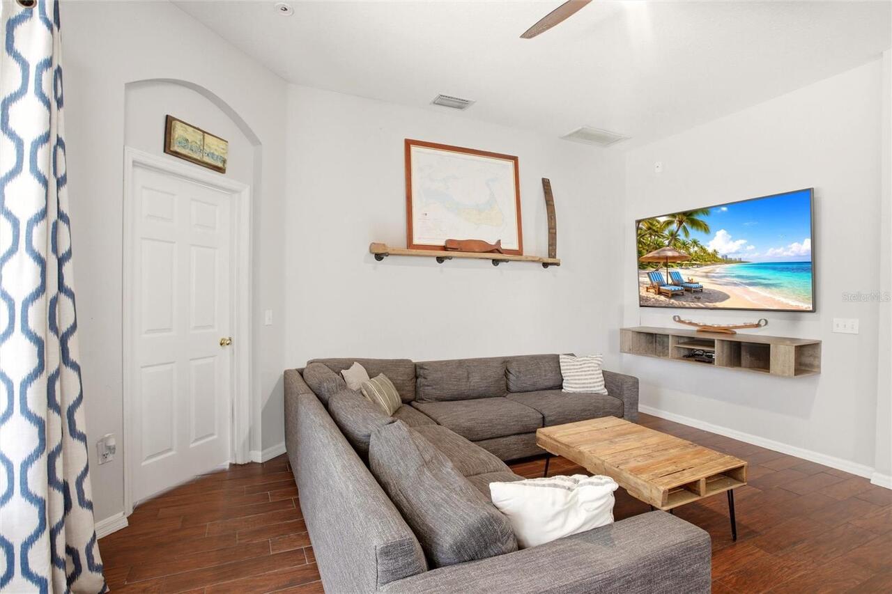 Listing Photo 16
