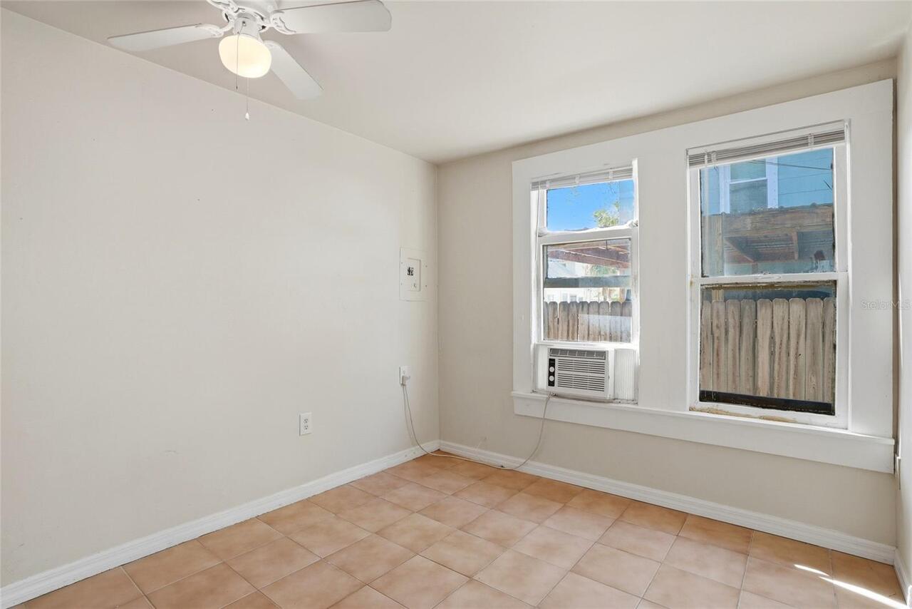 Listing Photo 12