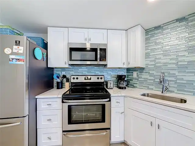 Listing Photo 12