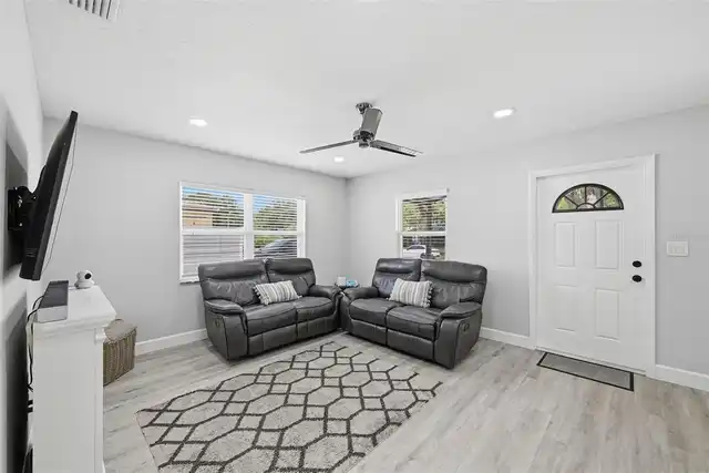 Listing Photo 7