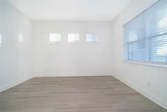 Listing Photo 22