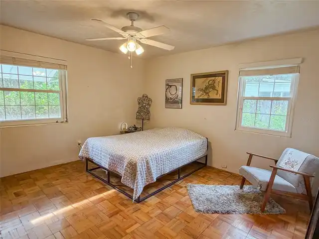 Listing Photo 11