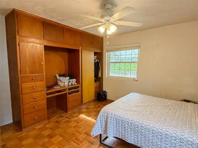 Listing Photo 12
