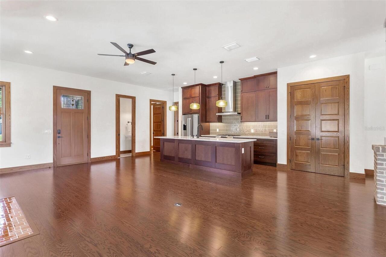 Listing Photo 8
