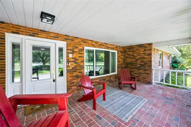 Listing Photo 10