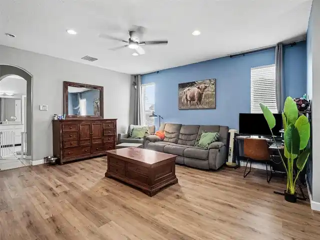 Listing Photo 15