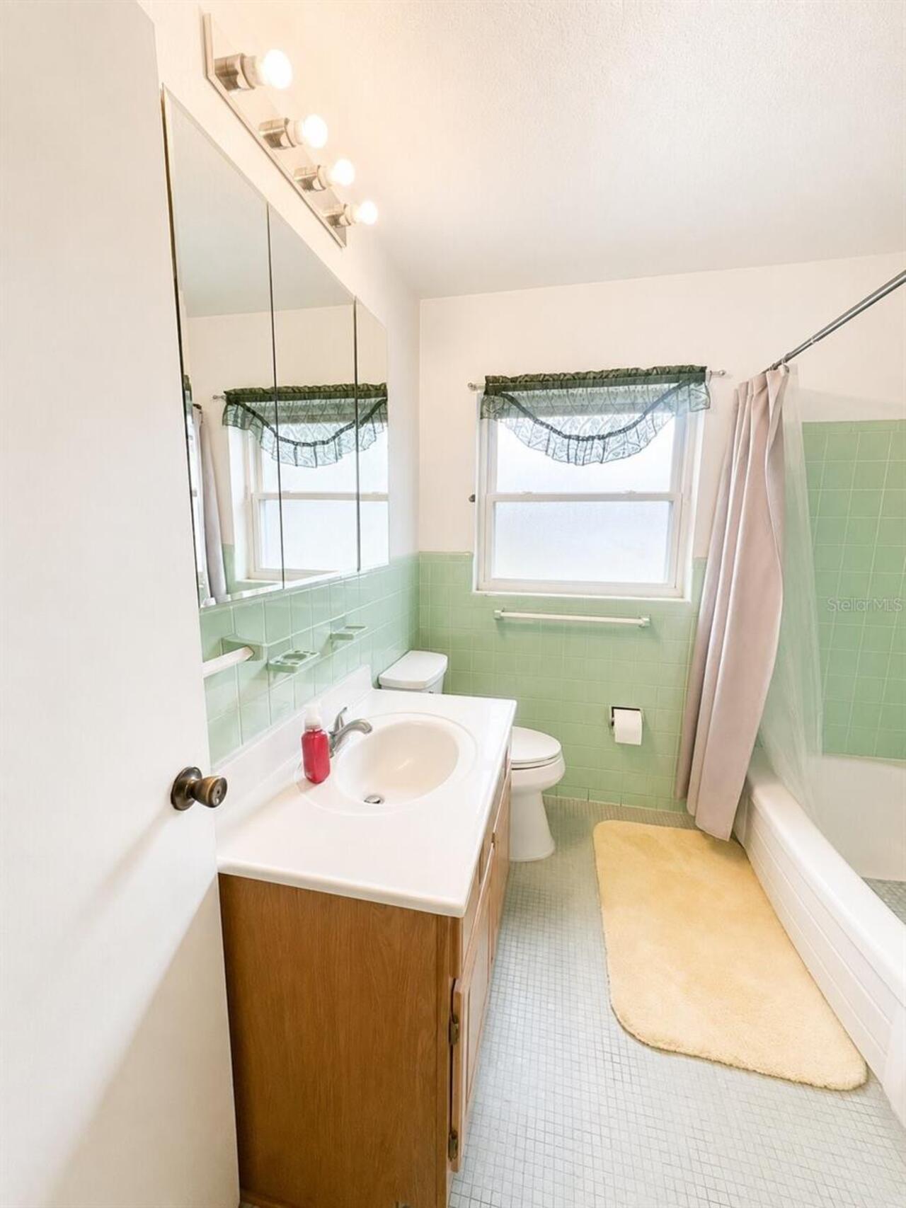 Listing Photo 10