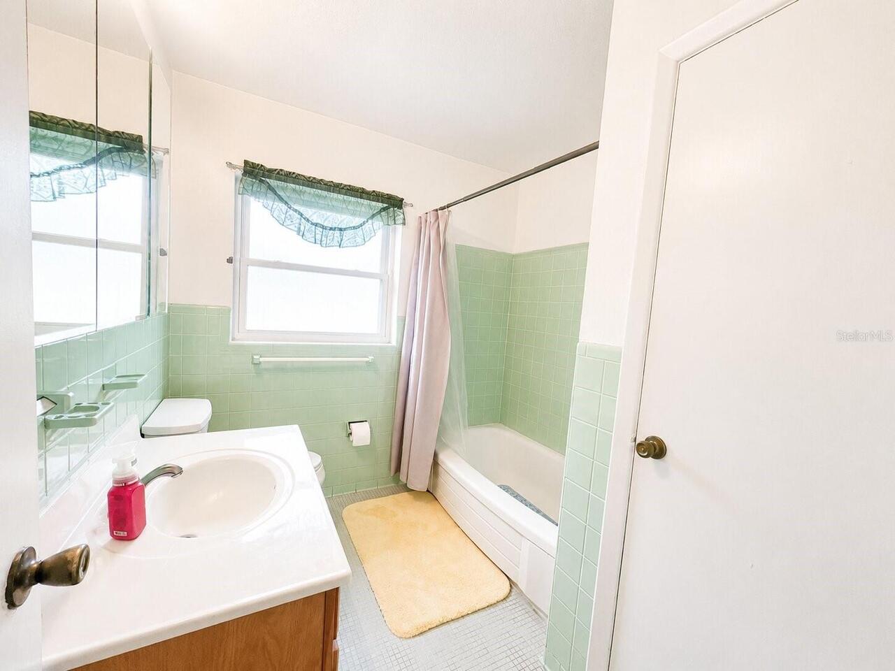 Listing Photo 11