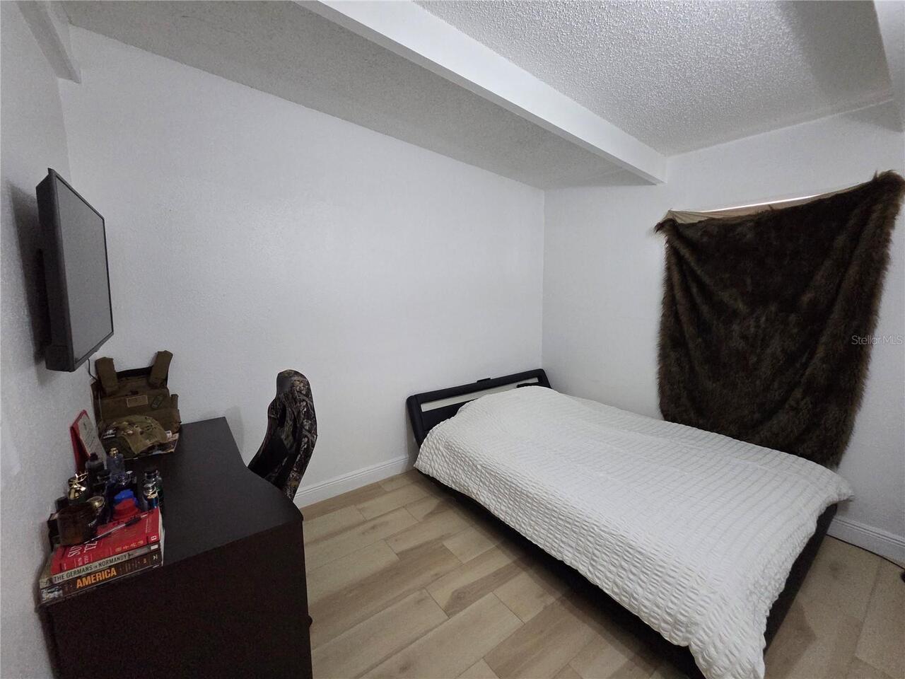 Listing Photo 10