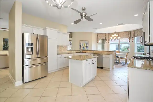 Listing Photo 11