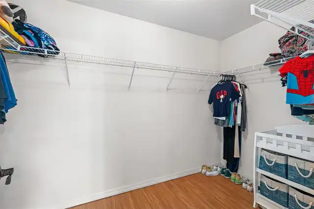 Listing Photo 11