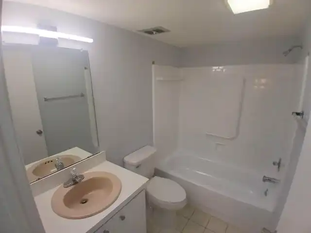 Listing Photo 12