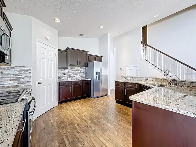 Listing Photo 9