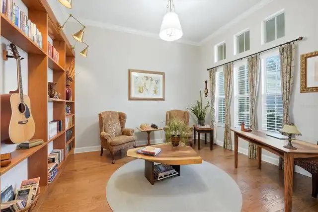 Listing Photo 12