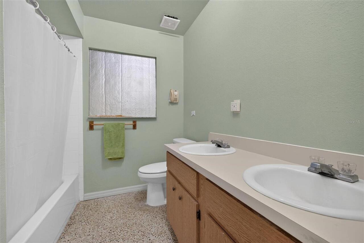 Listing Photo 10