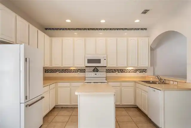 Listing Photo 9