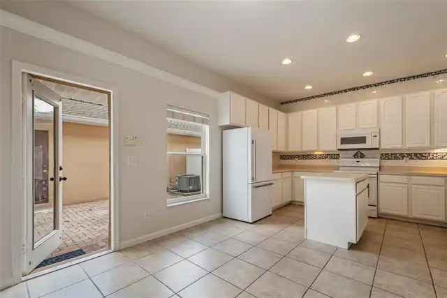 Listing Photo 16