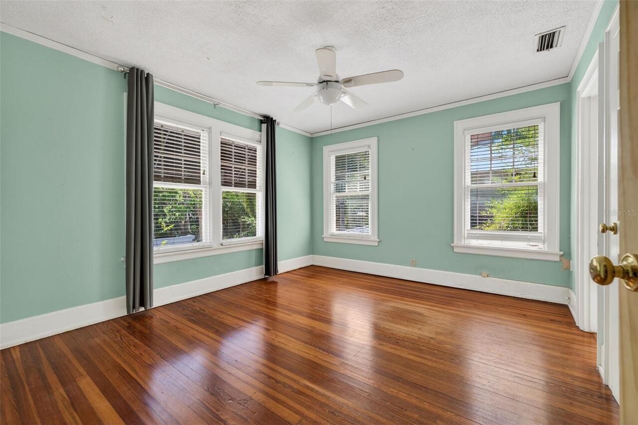 Listing Photo 17