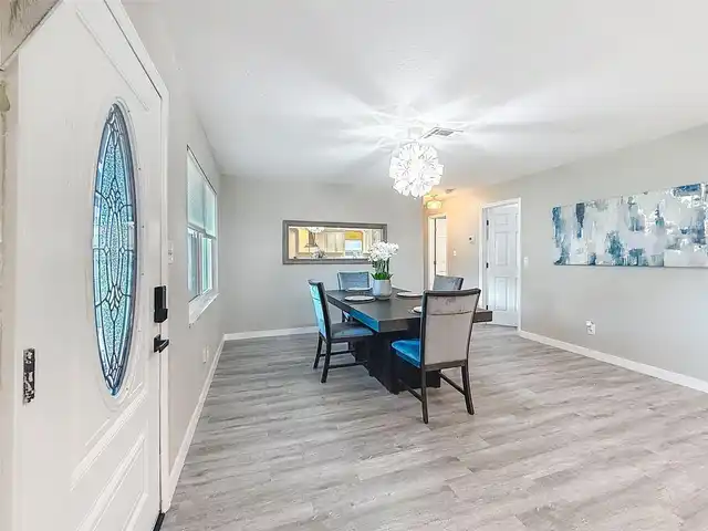 Listing Photo 9