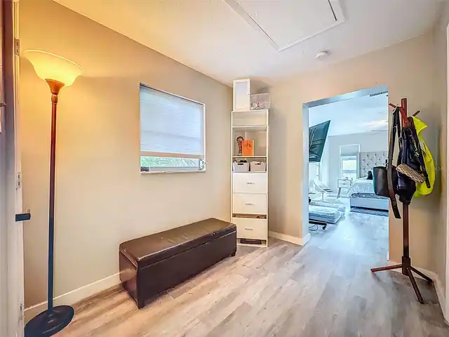 Listing Photo 18