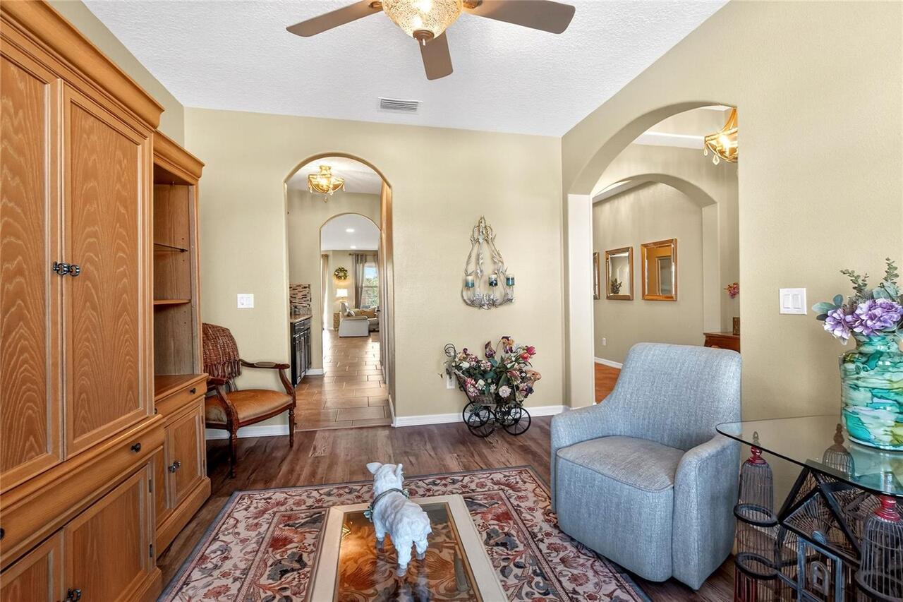 Listing Photo 12