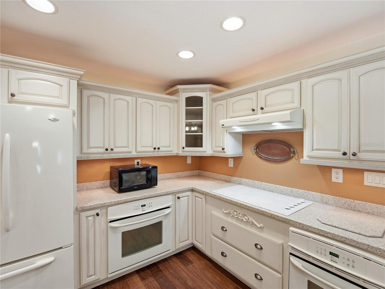 Listing Photo 10