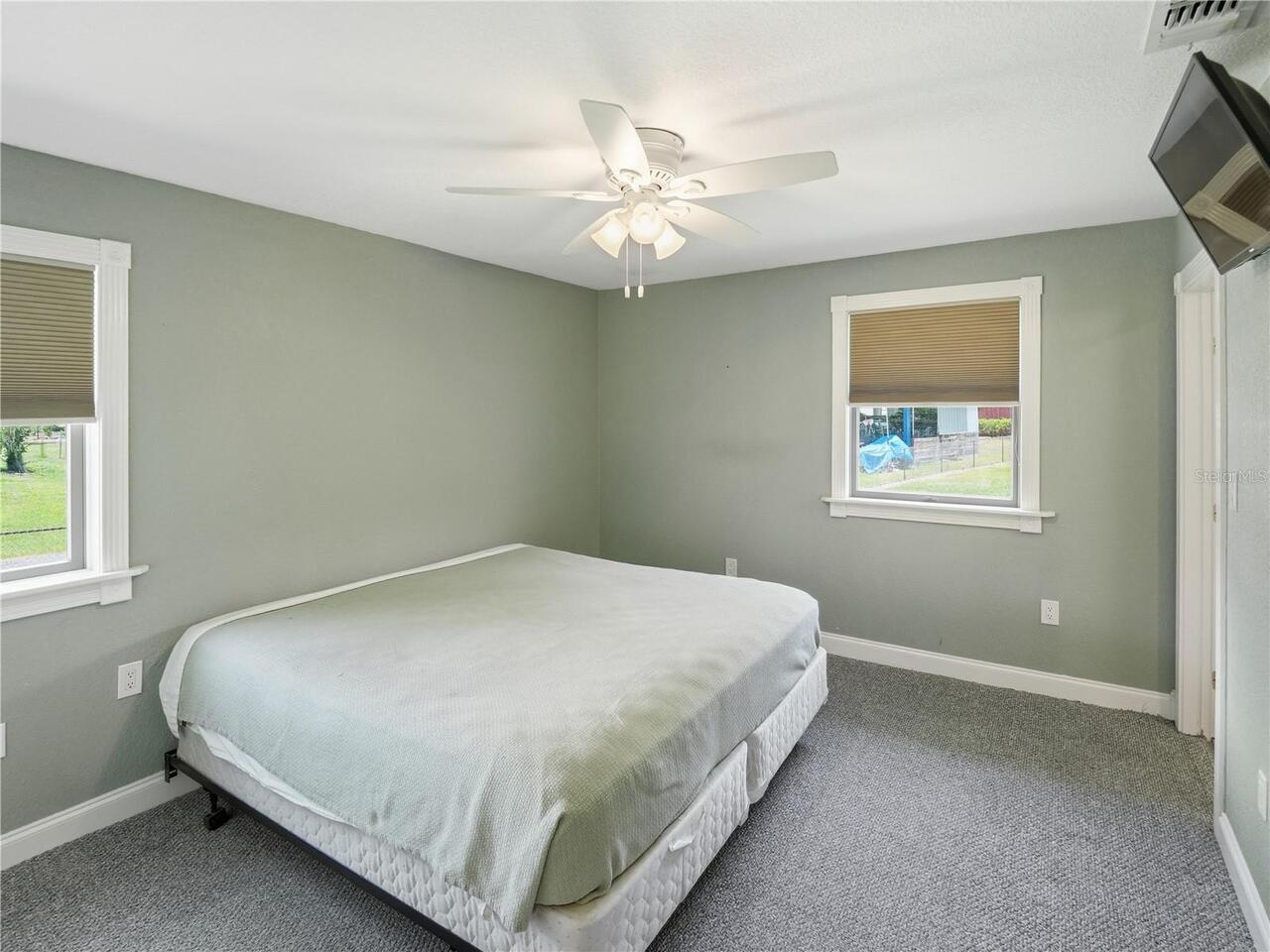 Listing Photo 11