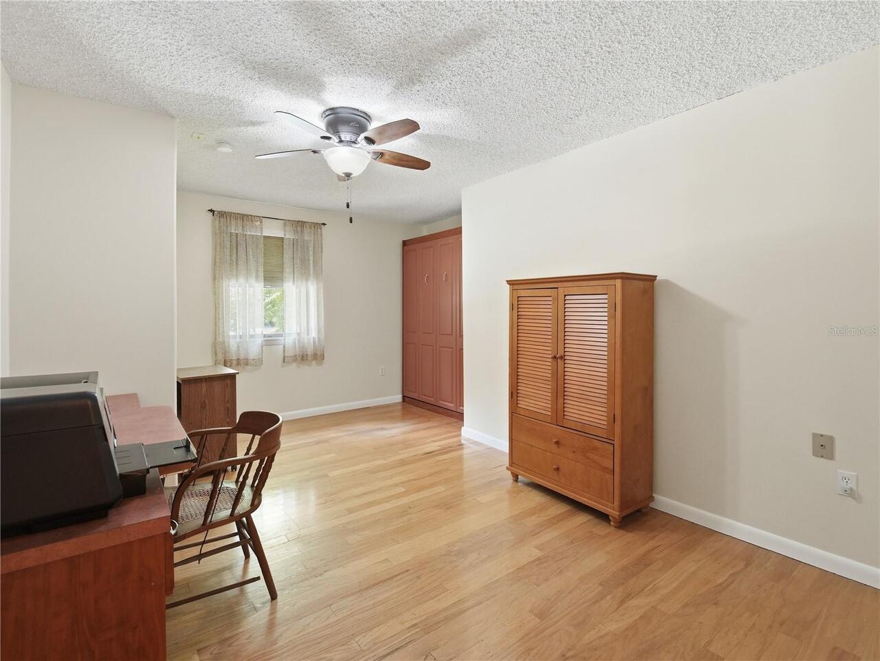 Listing Photo 16