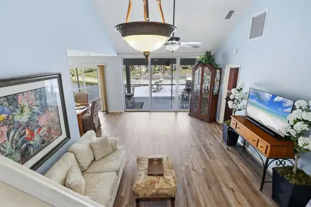 Listing Photo 22
