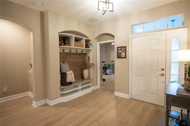 Listing Photo 9