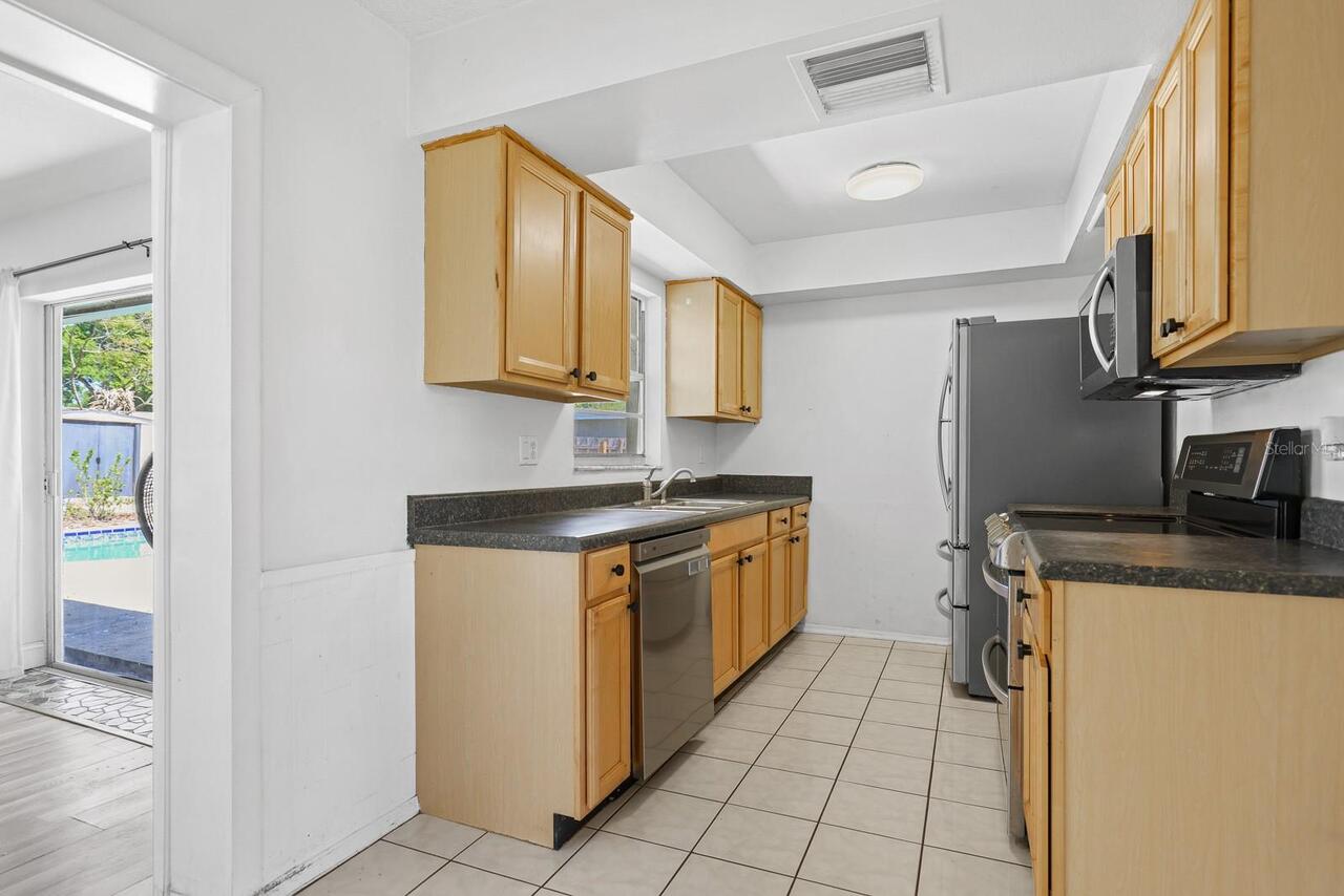 Listing Photo 9