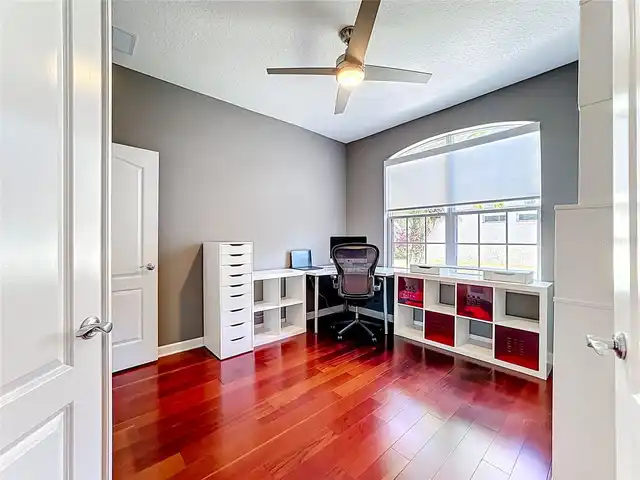 Listing Photo 10