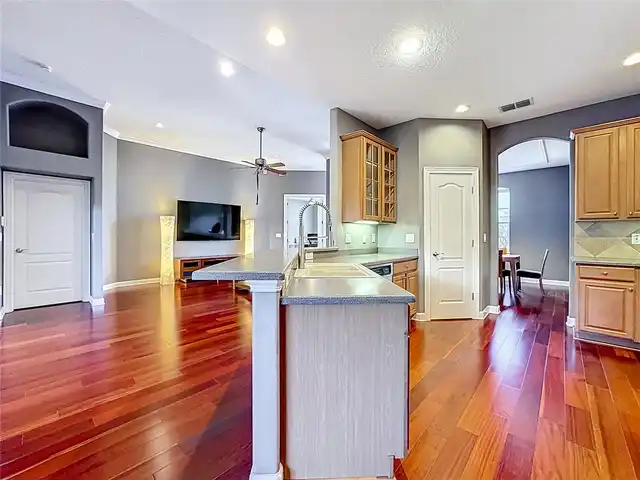 Listing Photo 15