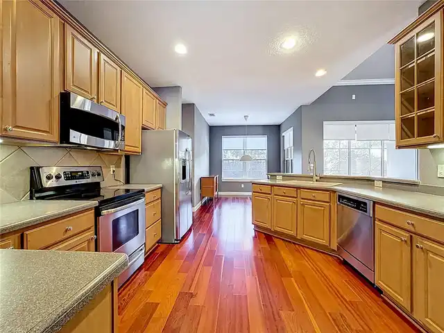 Listing Photo 16