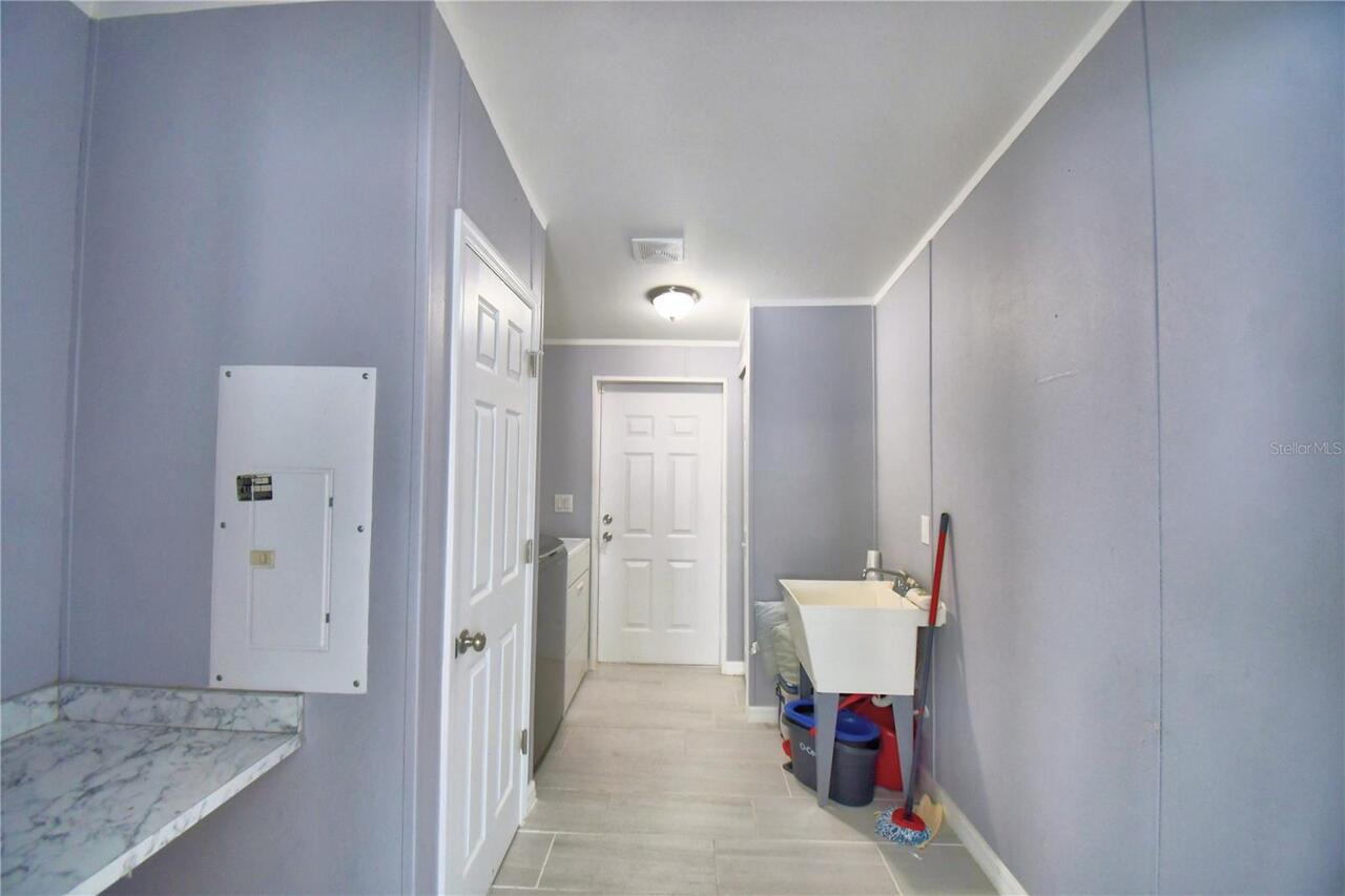 Listing Photo 12