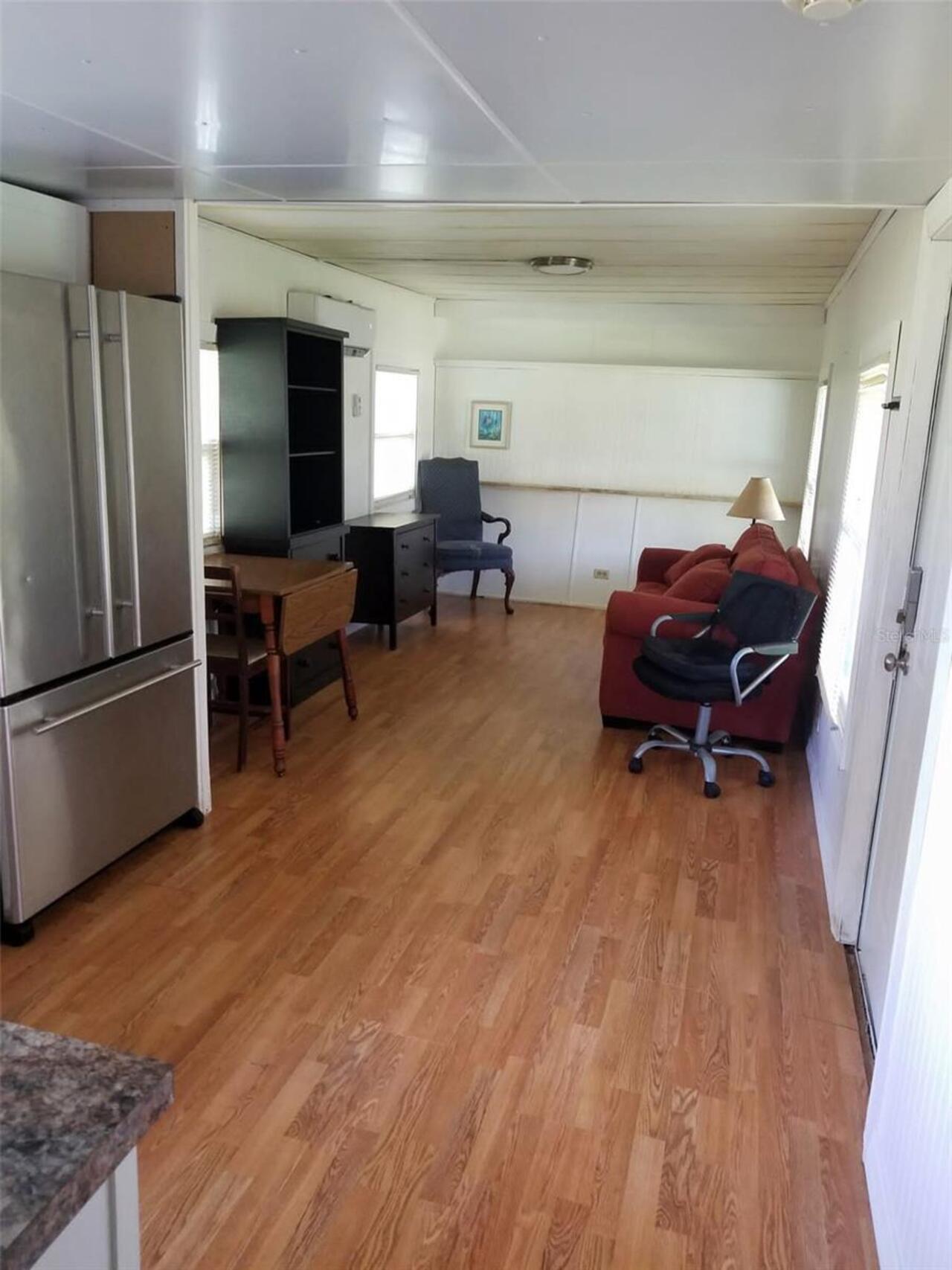 Listing Photo 12