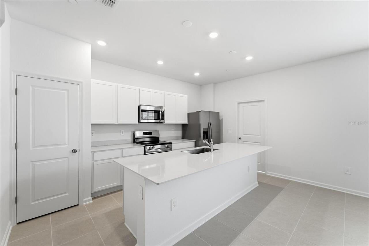 Listing Photo 9