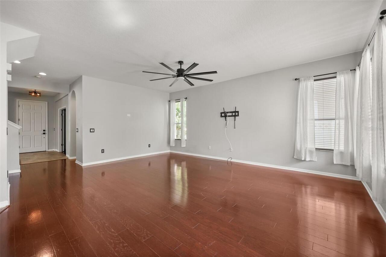 Listing Photo 9