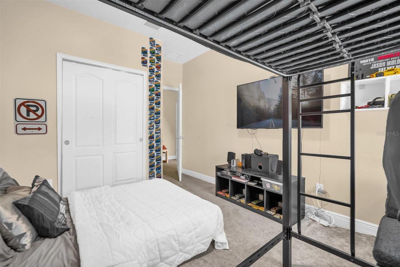 Listing Photo 17